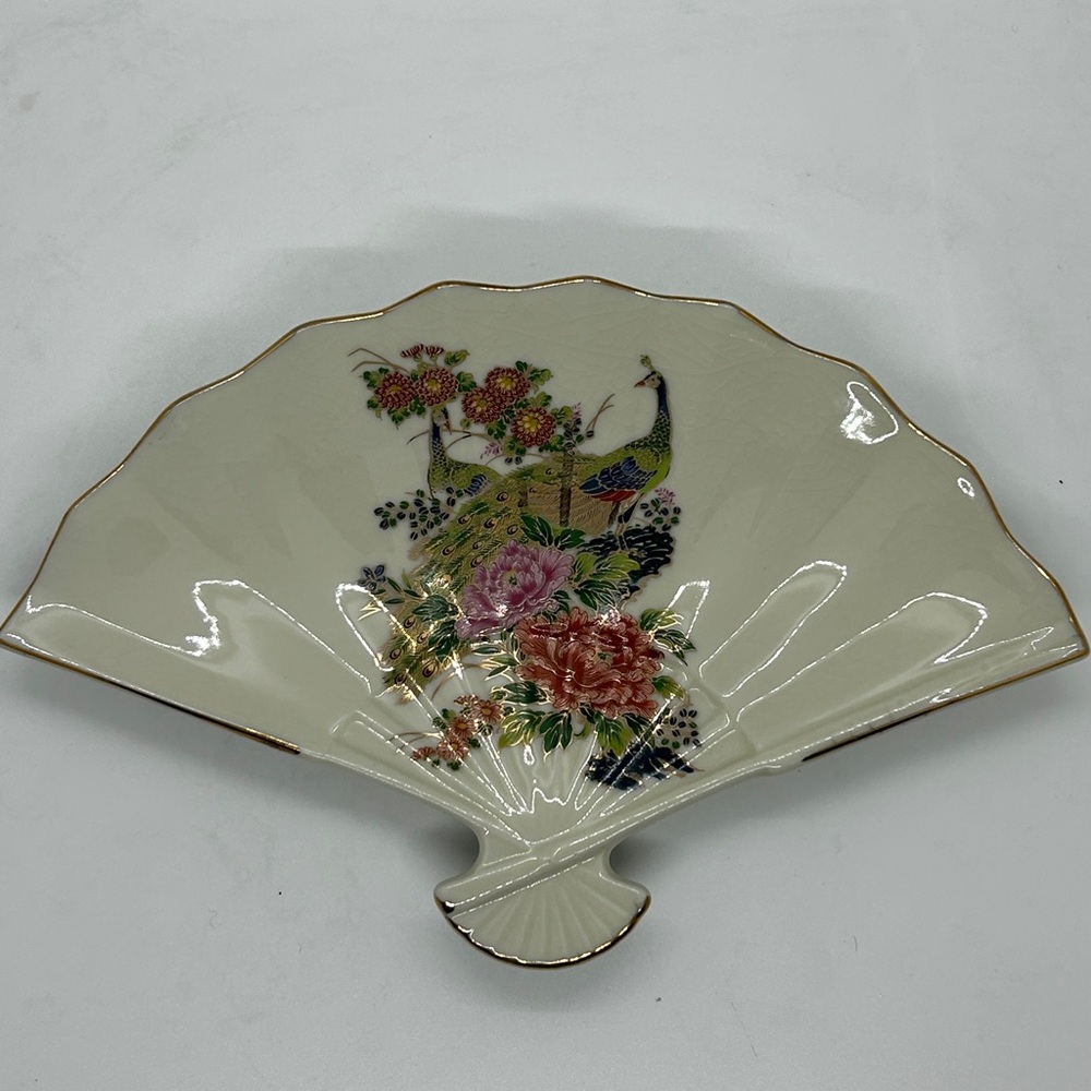 Vintage Japanese Porcelain Fan Trinket Dish Peacock W/ Flowers Scalloped Edge - Picture 4 of 11